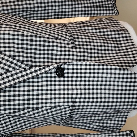 Ann Taylor ❤️NWT❤️ Size 8 Petite Black & White Check Blazer w/ Ruffled Wrists!❤️ - Picture 5 of 17
